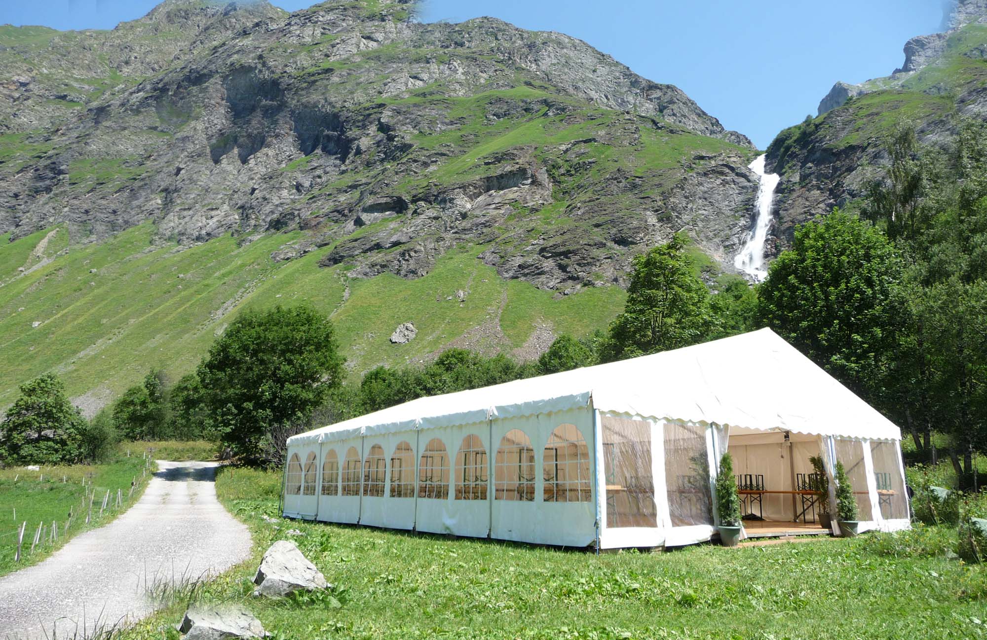 Location de chapiteaux, tente polygonale, fête de village